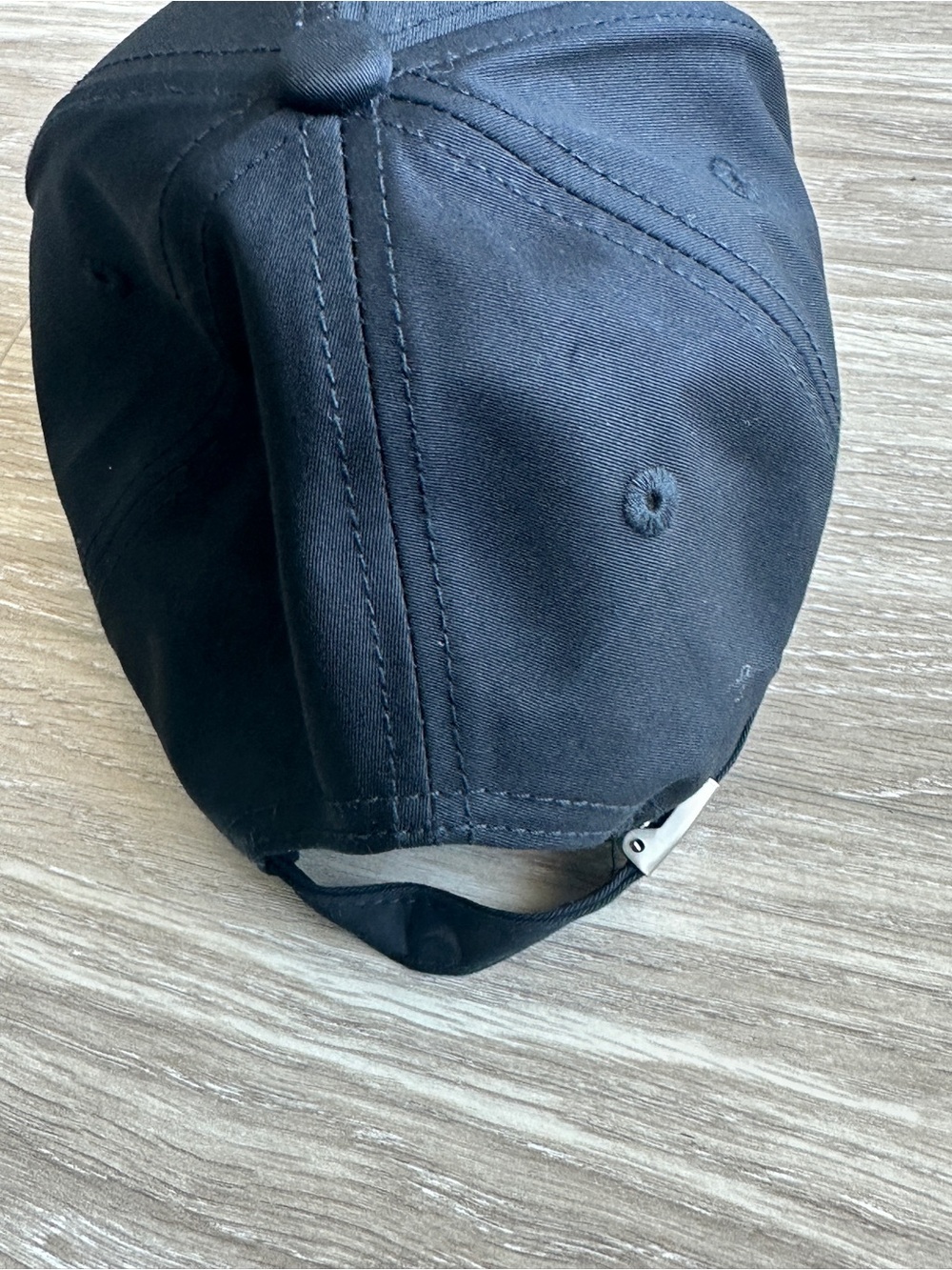 ALO Yoga Black Cotton Baseball Cap with Subtle Logo Trim - Picture 6 of 6